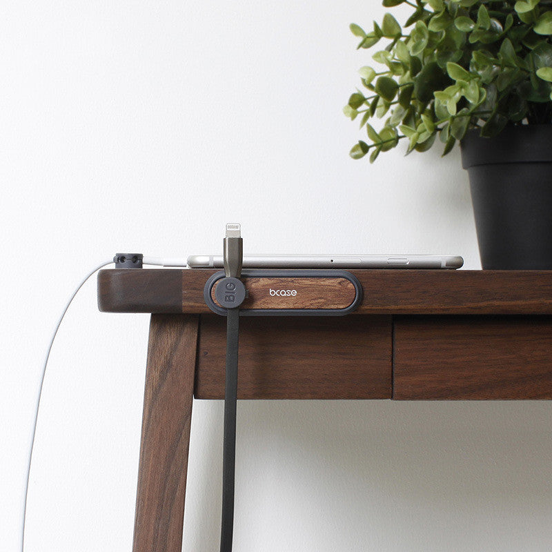 Magnetic desktop cable organizer – product view 1